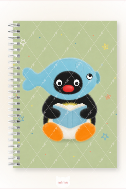 Balık Şapkalı Kitap Okuyan Penguen Desenli 60 Yaprak Çizgisiz Okul Defteri A5 Spiralli Not Defteri